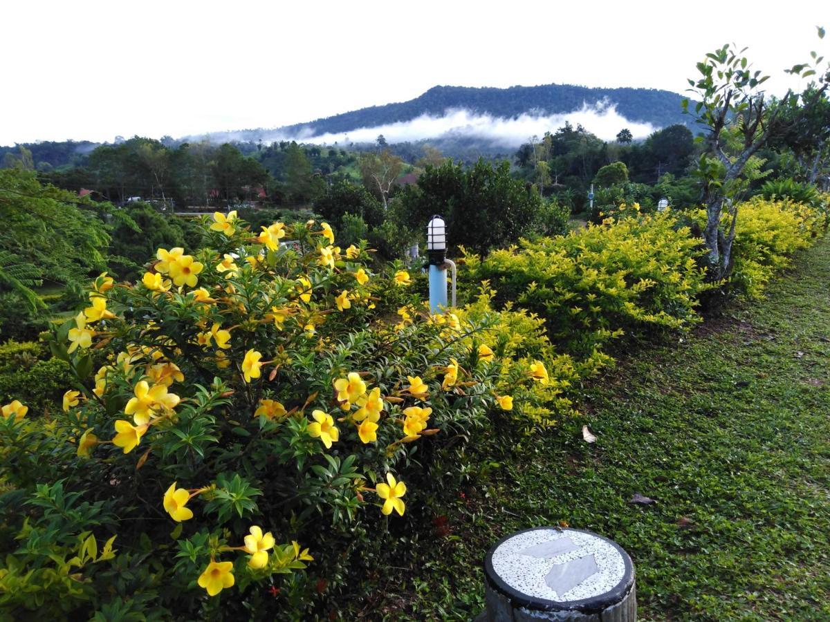 Khao Kho Flora Hotel Bagian luar foto